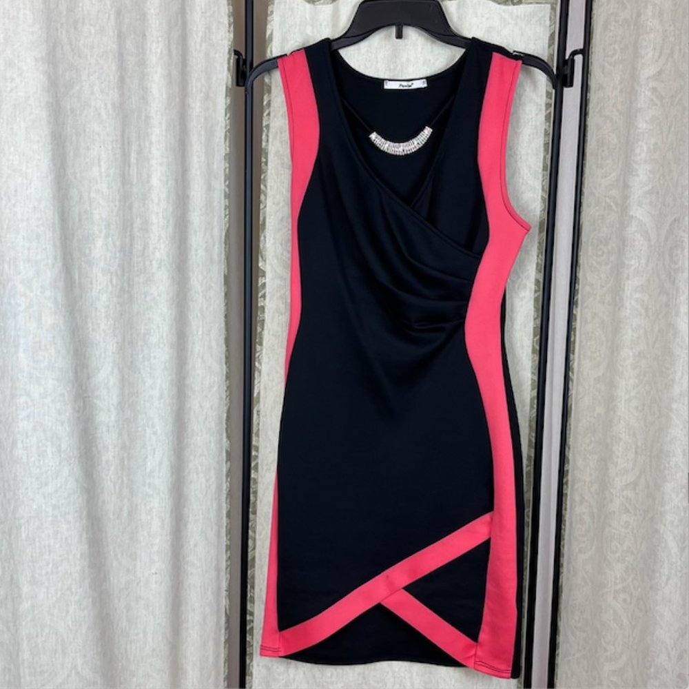 Women’s Cocktail dress: Built in Necklace. Black and Orange, Papaya, size M